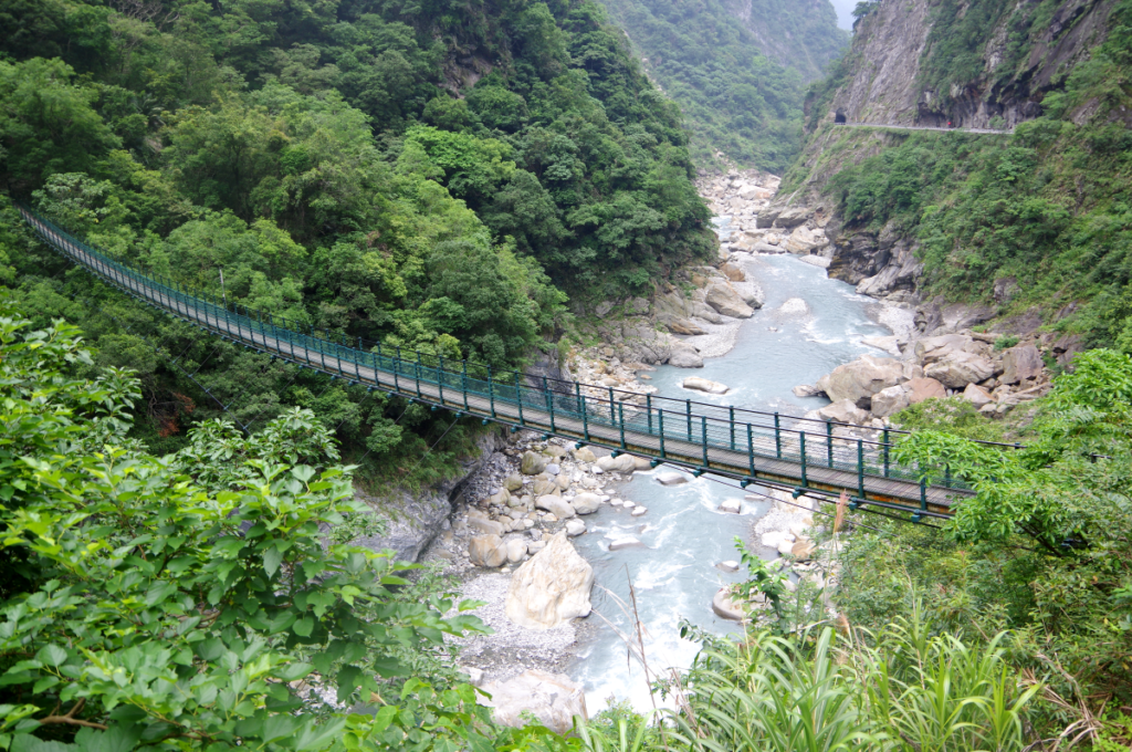 Day Trip to Taroko Gorge from Taipei | Living Life Crazy